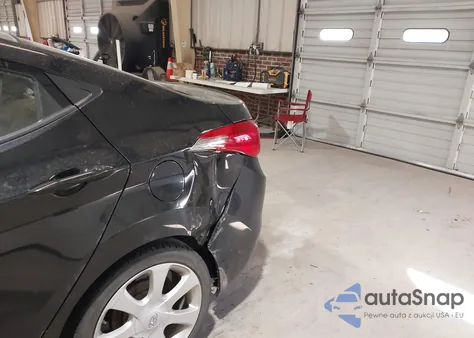 2013 Hyundai Elantra Limited z USA, uszkodzony, nr VIN 5NPDH4AE6DH423220